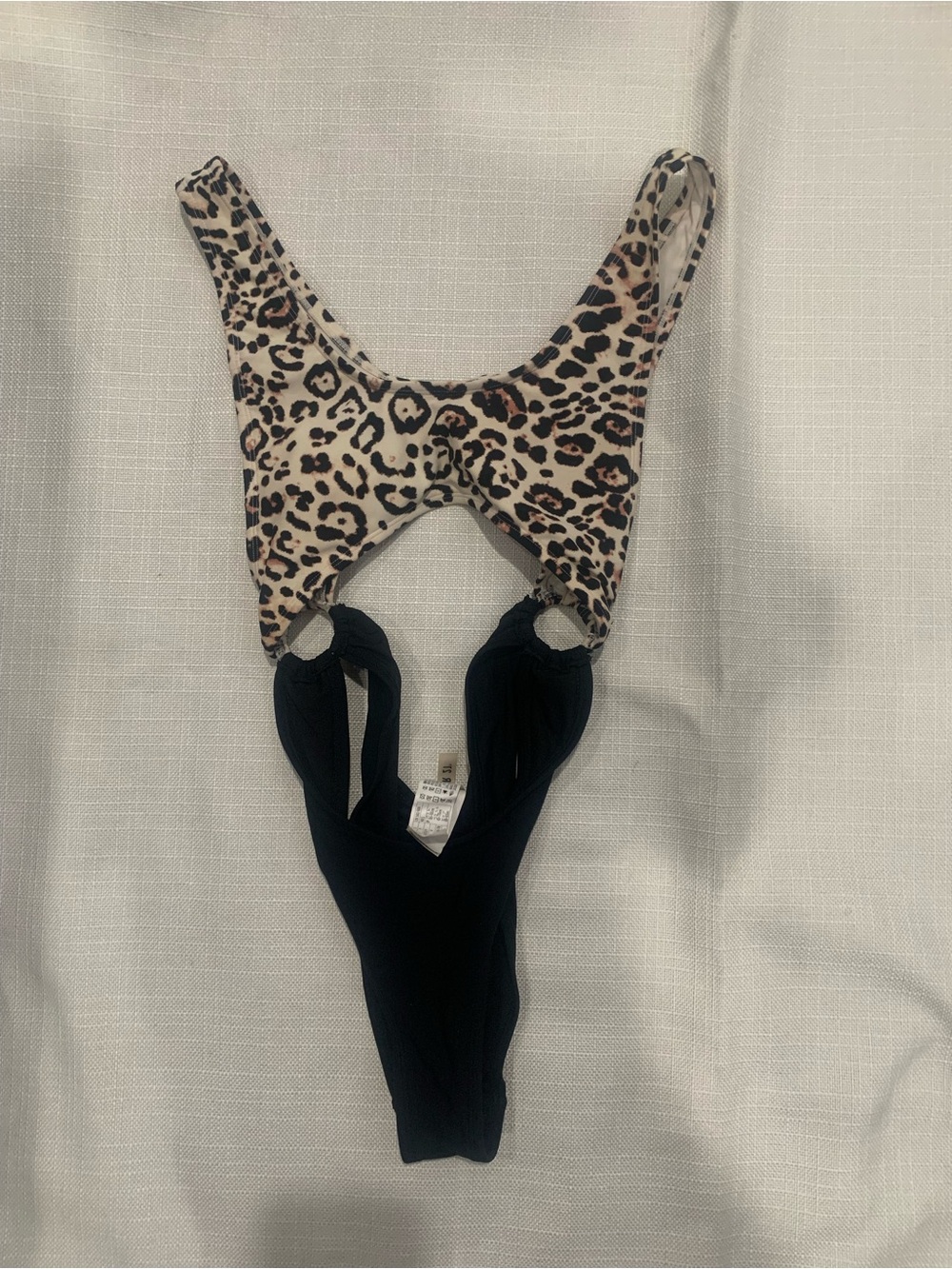 Tone Cutout O-Ring One-Piece Swimsuit / Monokini